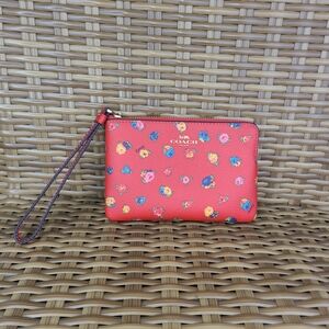 Coach Corner Zip Leather Wristlet Floral Rose Print Red Cards Cash Keys